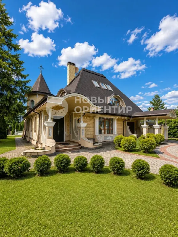 Коттедж, 500 м², участок 14.4 сот.