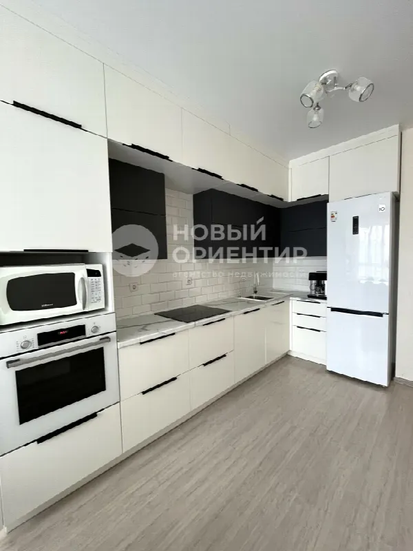 3-комн. квартира, 80.9 м², 15/20 эт.