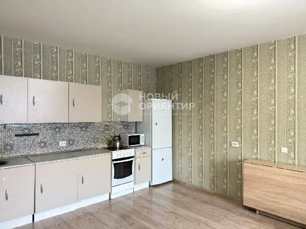 3-комн. квартира, 84.7 м², 1/12 эт.