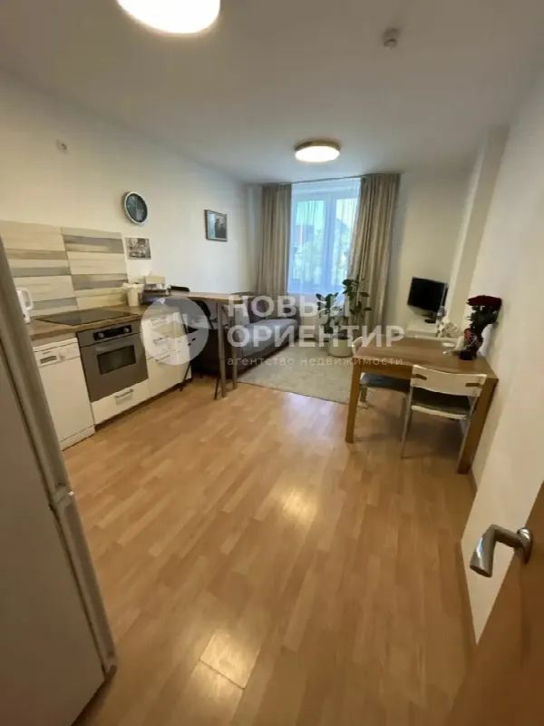 2-комн. квартира, 75.8 м², 4/26 эт.