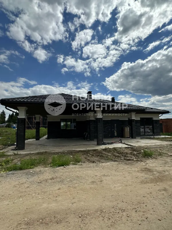 Коттедж, 190 м², участок 7 сот.