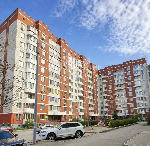 2-комн. квартира, 61 м², 1/10 эт.