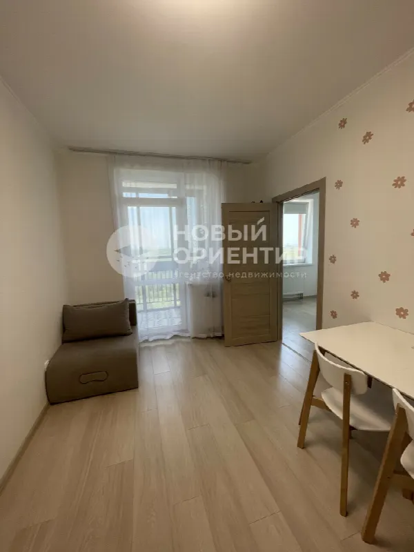 1-комн. квартира, 37.3 м², 20/25 эт.