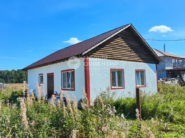 Коттедж, 100 м², участок 7.5 сот.