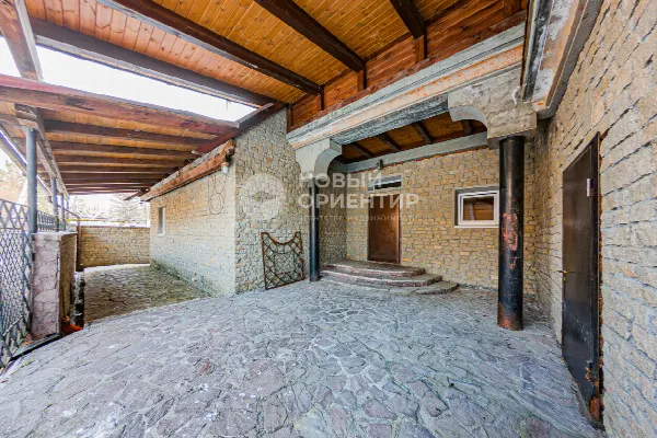 Дом, 200 м², участок 15 сот.