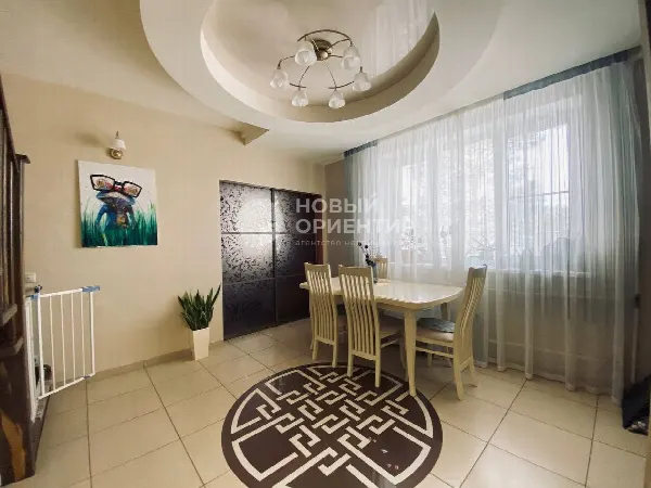 3-комн. квартира, 110.7 м², 5/5 эт.