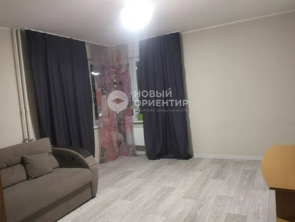 2-комн. квартира, 62 м², 8/18 эт.