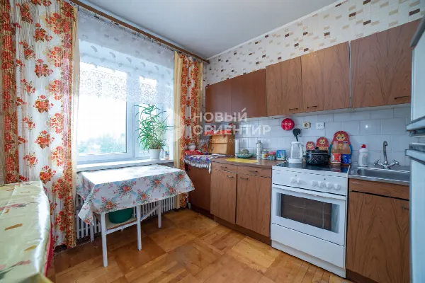 3-комн. квартира, 63 м², 4/10 эт.