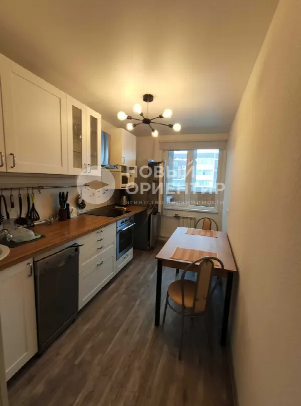 2-комн. квартира, 48 м², 8/10 эт.