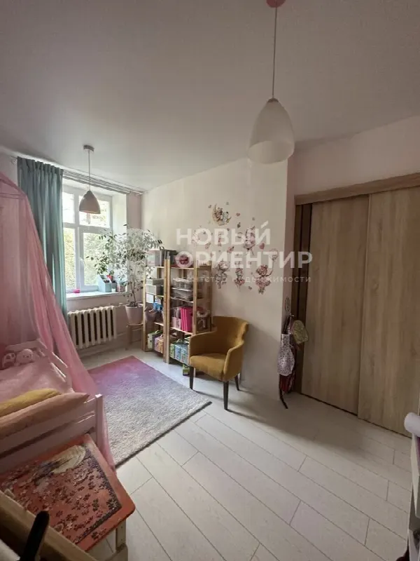 2-комн. квартира, 49 м², 3/5 эт.