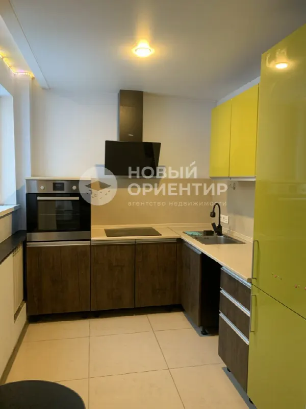 2-комн. квартира, 48 м², 1/9 эт.