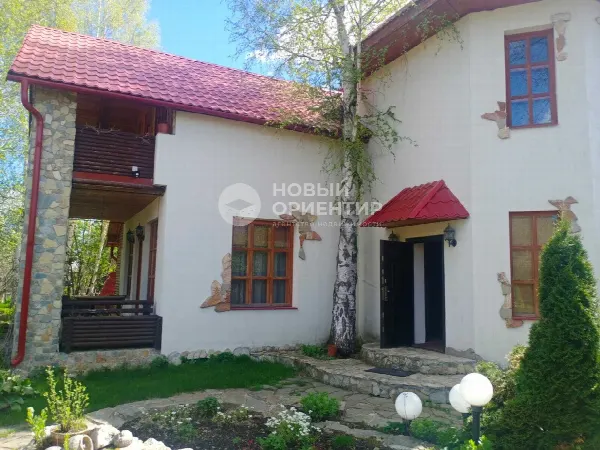 Дом, 160 м², участок 12.5 сот.