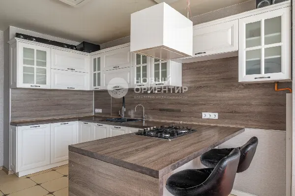 4-комн. квартира, 82.4 м², 3/10 эт.