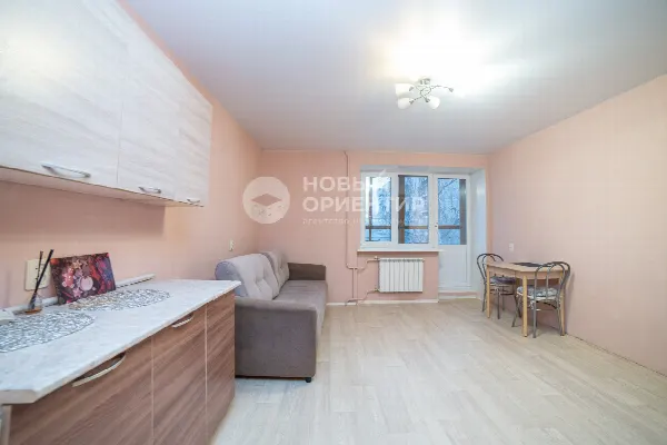 Комната, 76 м², 4/9 эт.