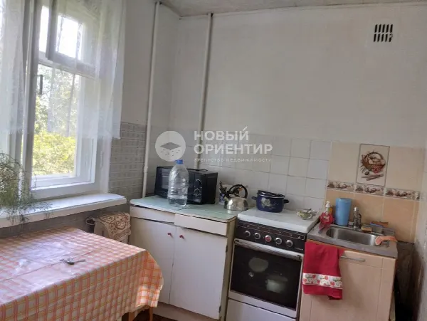 3-комн. квартира, 57.8 м², 4/5 эт.