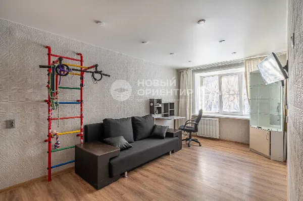 2-комн. квартира, 43.7 м², 1/5 эт.